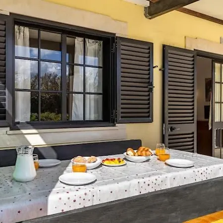 Quinta Aves - T2 Com Piscina Comum