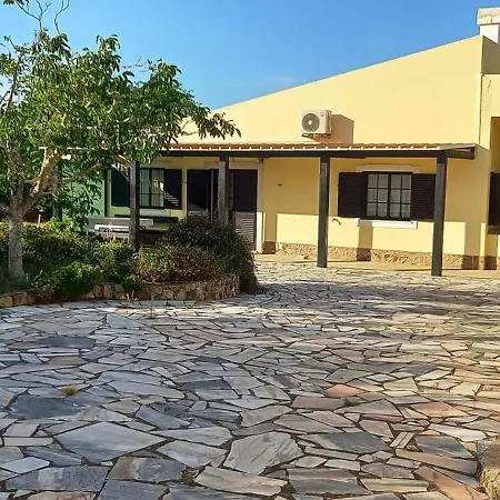 Quinta Aves - T2 Com Piscina Comum