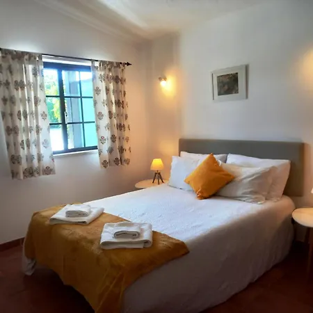 Quinta Aves - T2 Com Piscina Comum 4*