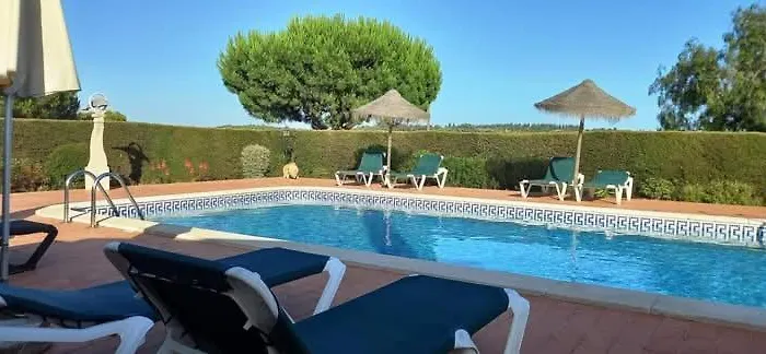 Quinta Aves - T2 Com Piscina Comum Одиашере