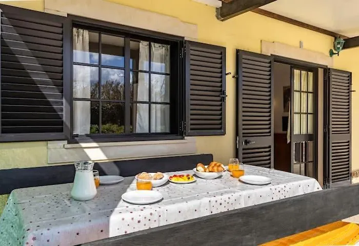 Quinta Aves - T2 Com Piscina Comum