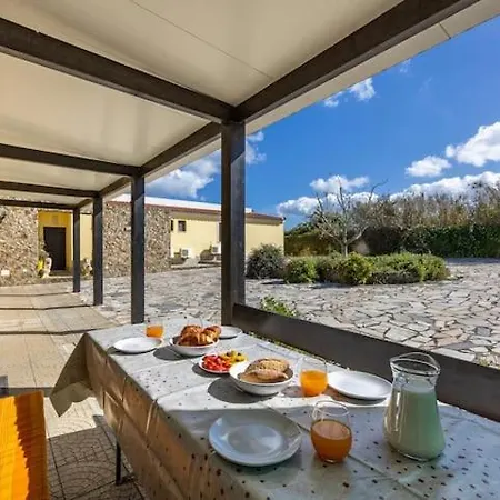 Guest house Quinta Aves - T2 Com Piscina Comum