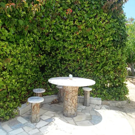 Quinta Aves - T2 Com Piscina Comum בית הארחה