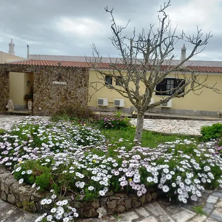 Quinta Aves - T2 Com Piscina Comum 4* Odiáxere